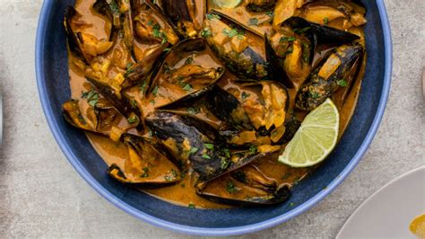 Coconut Curry Mussels Recipe