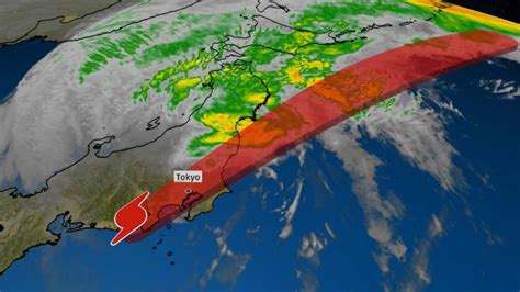 Typhoon Lan Makes Landfall, Lashes Japan With 100+ MPH Winds | The Weather Channel - Articles ...