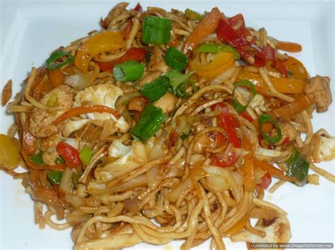 Recipe Chicken and vegetable hakka noodles | Recipes and tipps