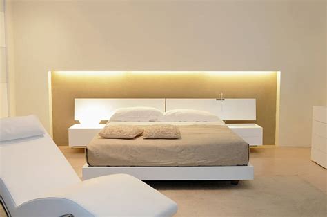 15 Best Mattresses for Bad Backs (Buying Guides) 2022