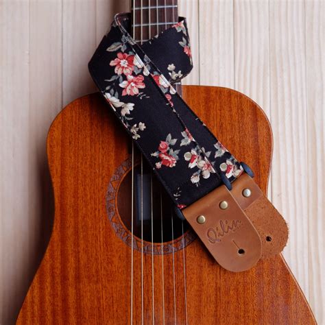 Acoustic Guitar Case, Guitar Diy, Learn Guitar, Cool Guitar, Guitar Songs, Ukulele Art, Guitar ...