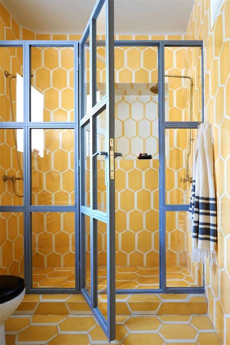 70 Beautiful Small Bathroom Ideas - Livinator