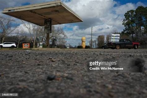 21 Jimmy Carter Peanut Statue Stock Photos, High-Res Pictures, and ...