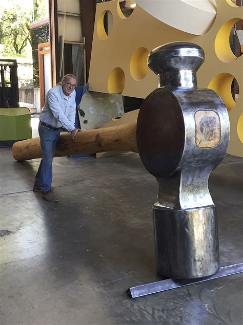 Giant hammer artwork stolen in Northern California