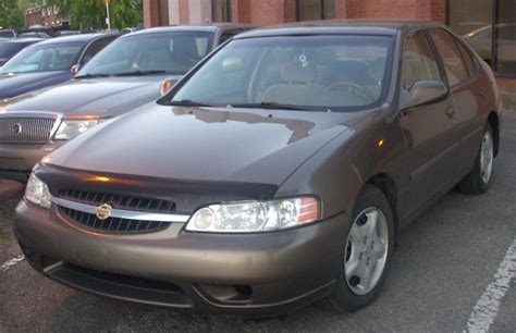 2000 Nissan Altima XE - Sedan 2.4L Manual