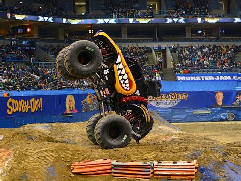 Monster Mutt Rottweiler (Flame) | Monster Trucks Wiki | Fandom