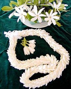 Tiare lei | Flower lei, Leis, Hawaiian flowers