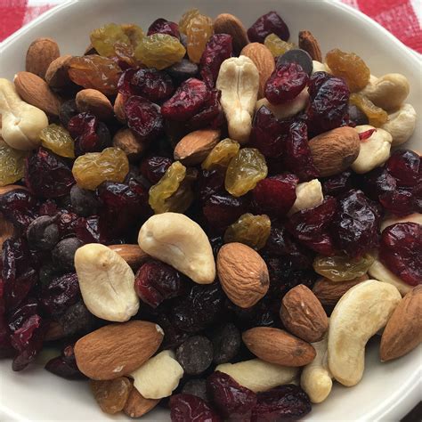 Nutty Cranberry Trail Mix » Cranberry Marketing Committee