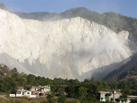 Muzaffarabad Earthquake Pictures | This mountain slid into t… | Flickr