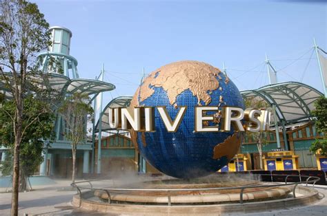 Universal Studios Singapore & S.E.A Aquarium Package