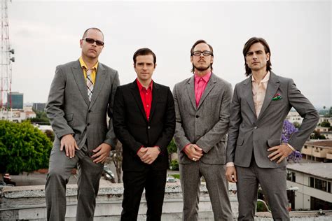 Preview New Weezer Songs “Ain’t Got Nobody” & “The Wasteland” - Stereogum