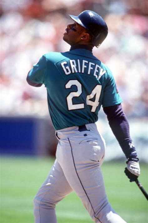 Ken Griffey Jr.'s smooth baseball swing carries over to the golf course ...