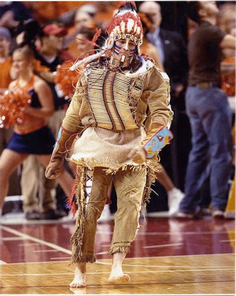 ILLINOIS FIGHTING ILLINI CHIEF ILLINIWEK MASCOT 8 X 10 PHOTO | eBay ...