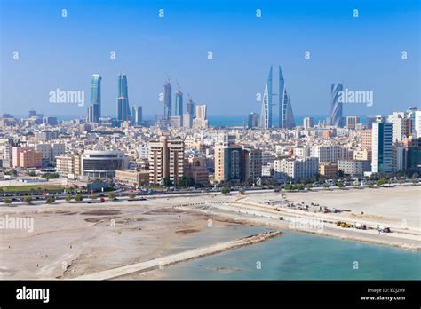 Bahrain skyline hi-res stock photography and images - Alamy