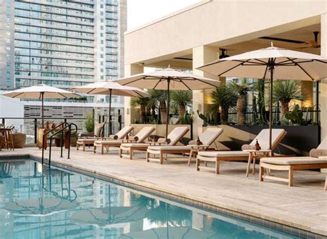 La Piscina at Austin Proper Hotel - Rooftop bar in Austin | The Rooftop Guide