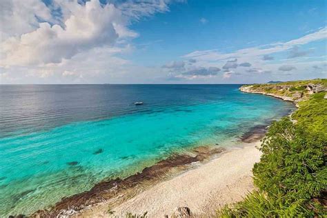 Finding the Best Beaches in Bonaire Near Cruise Port Stops