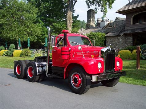 So Pretty | Mack trucks, Classic trucks, Trucks