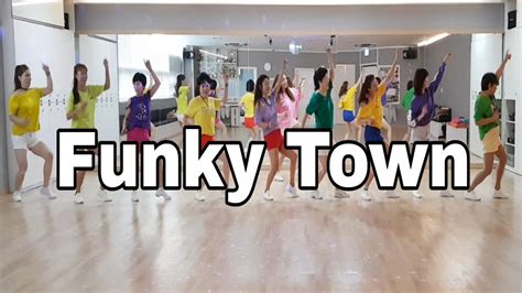 Funky Town -Line Dance (Beginner) 윤 은희 (Eun Hee Yoon) - YouTube