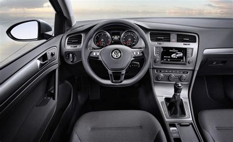 VW Golf MK7 interior 2014 | Auto