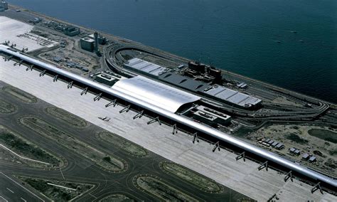 Kansai International Airport Terminal, Osaka - Renzo Piano Building ...