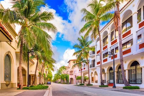 Take a Stroll Down Worth Avenue, Palm Beach’s Luxury Shopping Destination