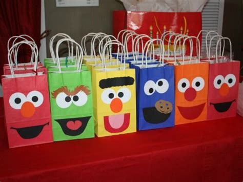 The Best DIY Kids' Birthday Party Favor Ideas | Sesame street birthday party, Sesame street ...