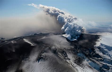 Eyjafjallajökull 2010 - Iceland subglacial Volcanoes interdisciplinary early warning system ...