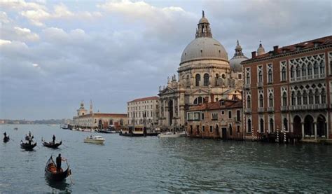 14 Self-Guided Walking Tours in Venice, Italy + Create Your Own Walk