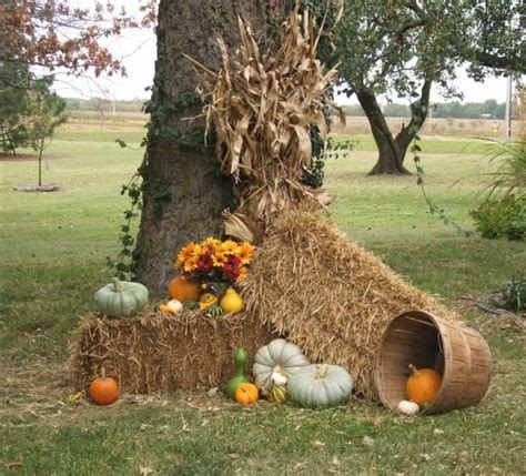 Photo Halloween, Casa Halloween, Fall Halloween Decor, Halloween Porch, Halloween Hay Bale Ideas ...