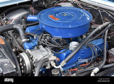 390 ford engine hi-res stock photography and images - Alamy