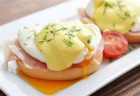 Easy Eggs Benedict Recipe - The Kitchen Magpie