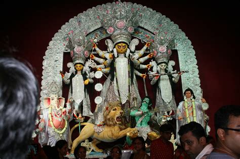 List of Famous Durga Puja Pandals in Kolkata with Address - 2022, 2023