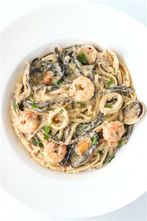 Cream Sauce Seafood Pasta, creamy white wine sauce - That Spicy Chick