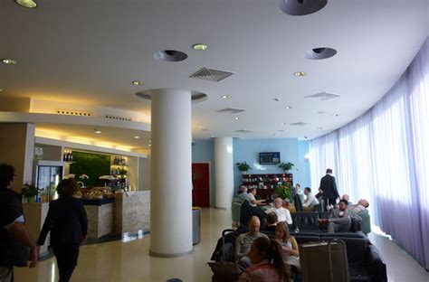 Italy Heaven: Bologna airport - BA lounge and general information