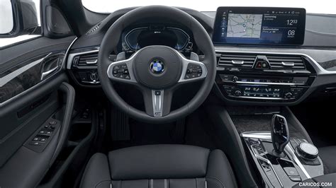 2021 BMW 5 Series 530e Plug-In Hybrid | Interior, Cockpit