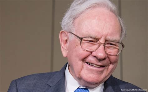 Warren Buffett Invests $1.1 Billion in Apple Stock: Should You Invest Too? | HuffPost