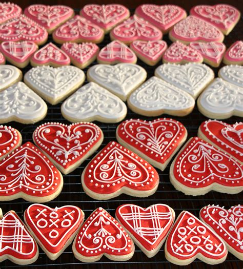 Cute Sweet Things: Valentine Heart Iced Gingerbread Cookies | Valentine sugar cookies, Cookie ...