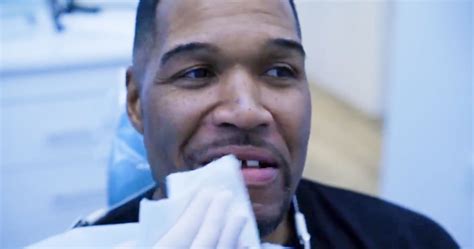 Michael Strahan Teeth Fix Might Be A Temprory One : His Iconic Tooth ...