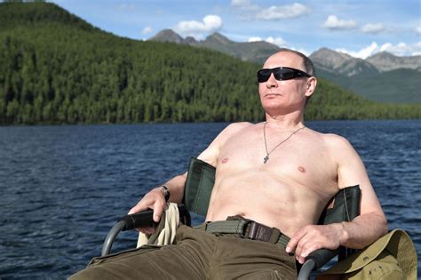 Putin vacations like a James Bond movie | New York Post