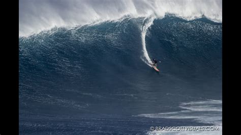 Epic Big Wave Surfing at JAWS 12-13-2013 -The Biggest Wave on Earth - YouTube