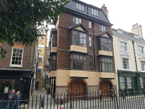 Livingstone's Lavatory Lock-In: the City of London's Oldest House