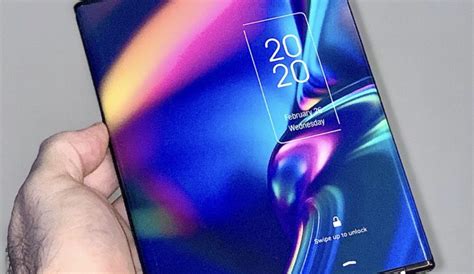 TCL Teases Flexible AMOLED Smartphone Prototypes - TWICE