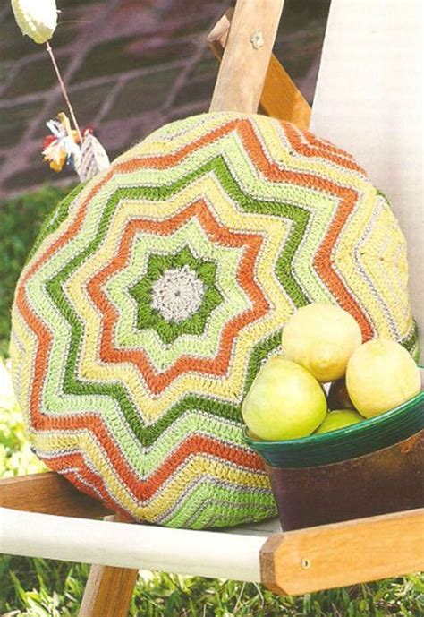 Crochet Star Pillow Pattern ⋆ Crochet Kingdom