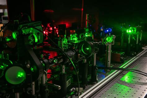 Quantum microscope taps "spooky" physics to double resolution of images