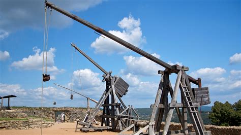 The largest trebuchet ever built: Warwolf in the Siege of Stirling ...