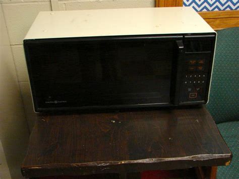 old microwave | Microwave, Photo class, Kitchen appliances