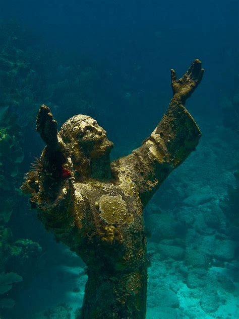 Style Me: CHRIST OF THE ABYSS, ITALY