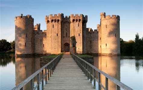 10 Ways to Build a Moat in SaaS | SaaStr