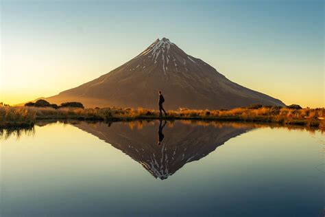 Pouakai Hut - How to get to the famous view of Mt Taranaki!