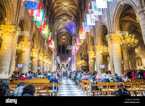 Notre Dame cathedral interior Stock Photo - Alamy